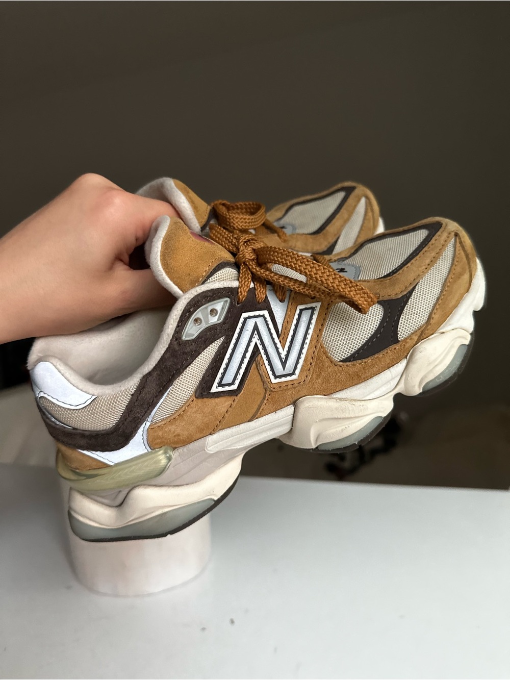 New Balance 9060 Sneakers – Women’s US 8